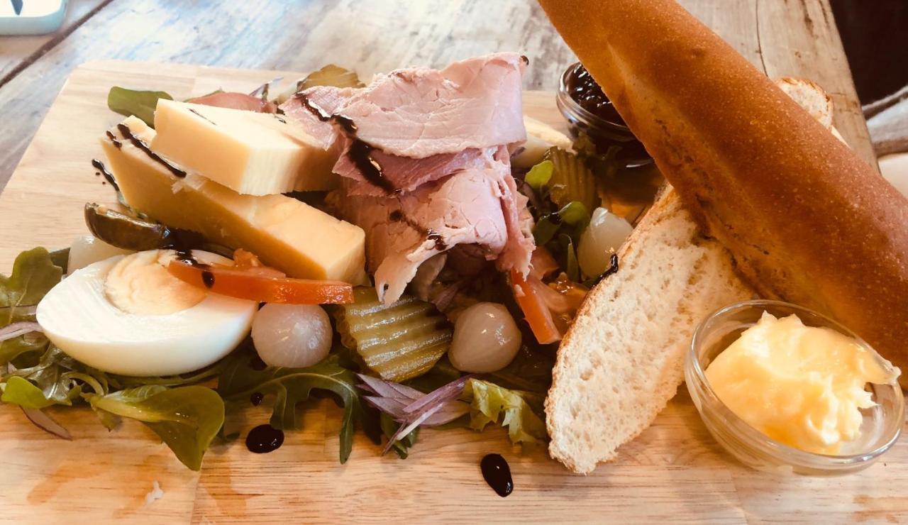 הורשאם The Windmill Inn מראה חיצוני תמונה